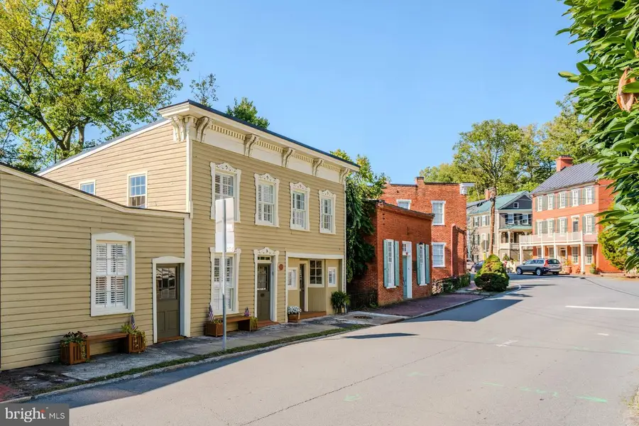 15481 Second St, Waterford, VA 20197 - #2