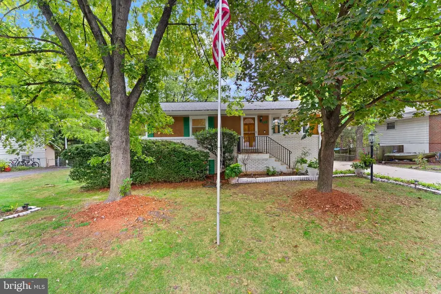 312 E Amhurst St, Sterling, VA 20164 - #2
