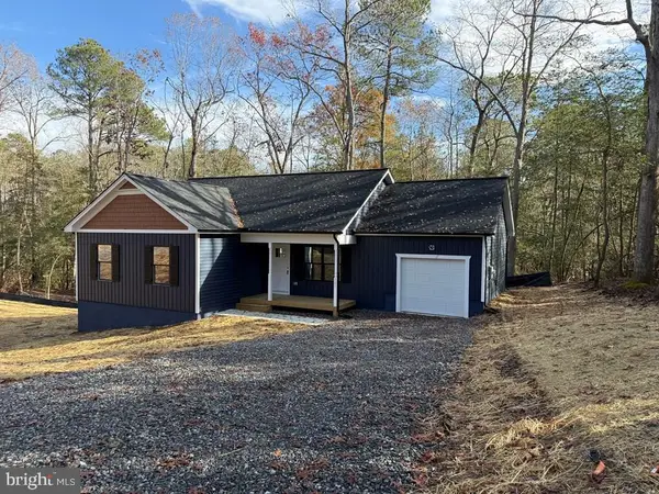 161 Walnut St, KILMARNOCK, VA 22482