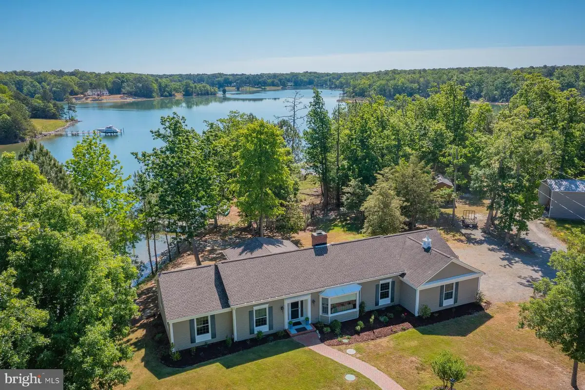 127 Tilden Ln, Weems, VA 22576 - #1