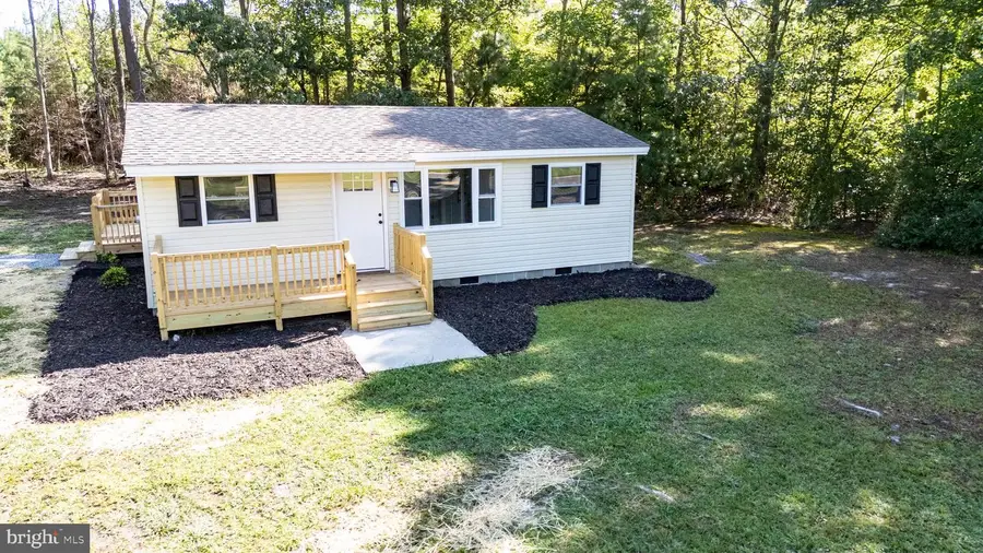 2029 Bluff Point Rd, Kilmarnock, VA 22482 - #2