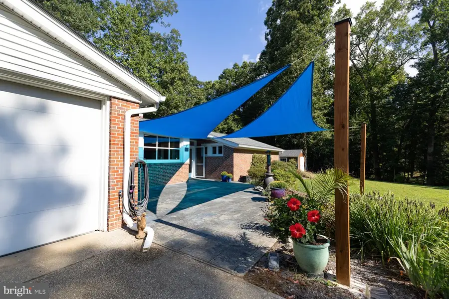 23 Oak Ridge Dr, Kilmarnock, VA 22482 - #2
