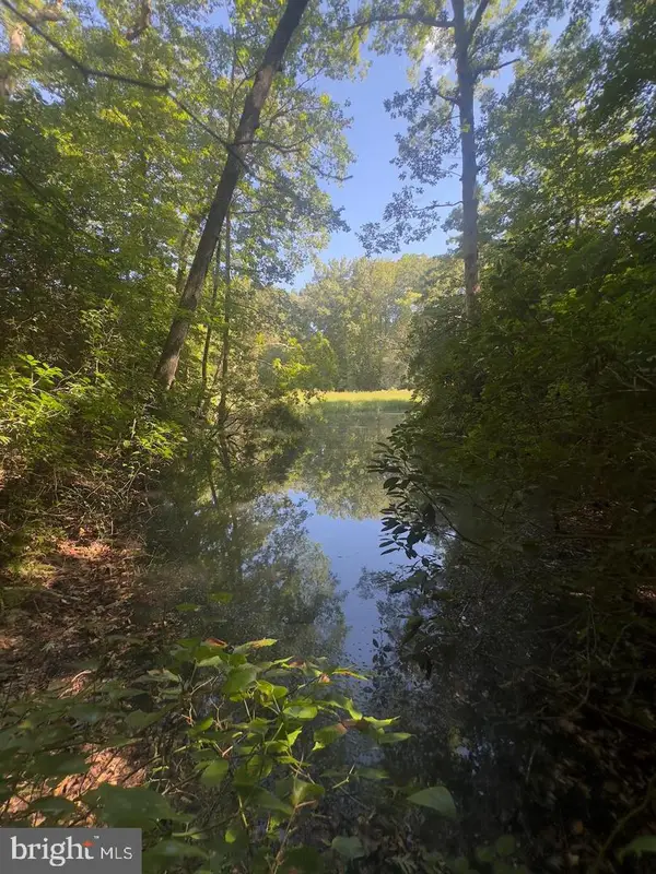 27 102b Beechwood Drive, WEEMS, VA 22576