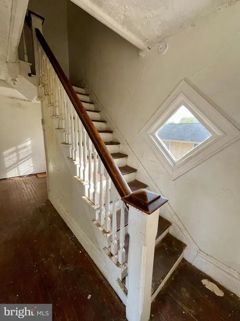 407 Carruthers St, Lexington, VA 24450 - #3