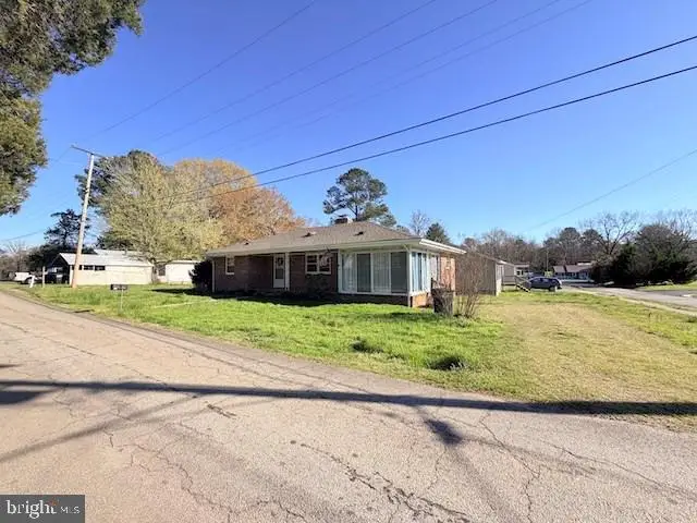 1392 Jefferson St, Boydton, VA 23917 - #2