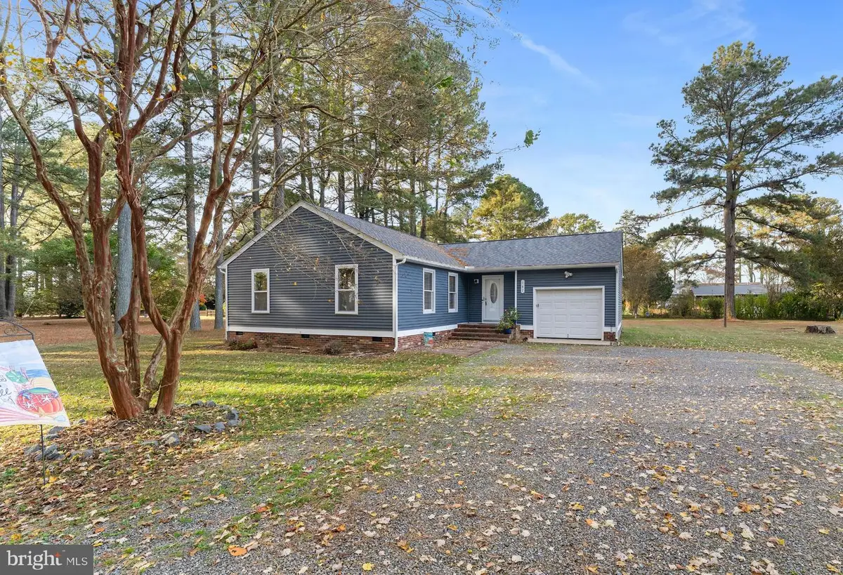 387 N Shore Cir, North, VA 23128 - Image #1