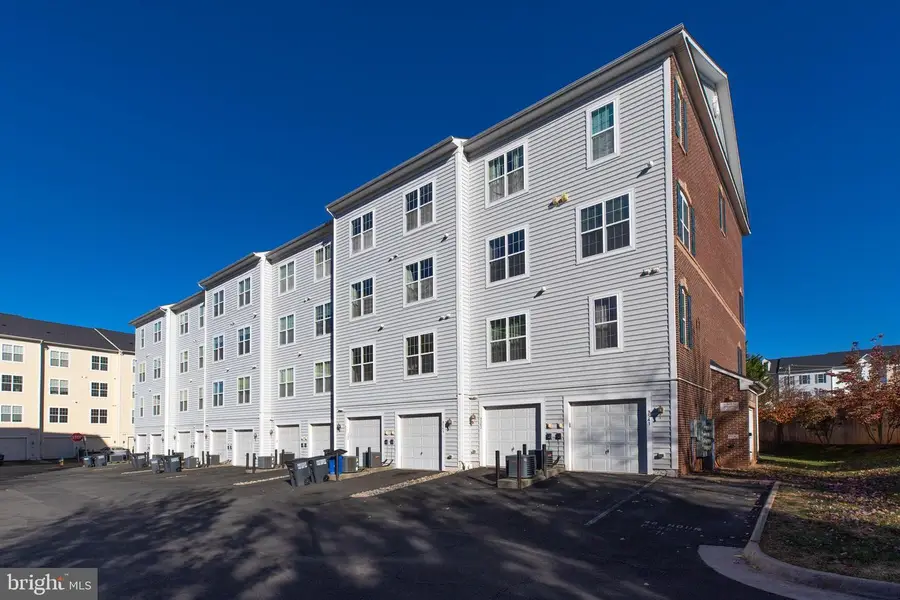 9541 Chancellorsville Ln, Manassas, VA 20110 - Image #3