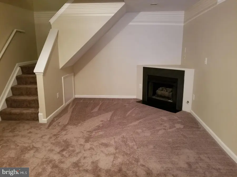 9211 Azure Ct #202, Manassas, VA 20110 - Image #2