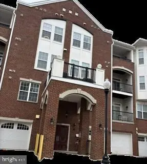 9200 Charleston Dr #301, Manassas, VA 20110 - Image #1