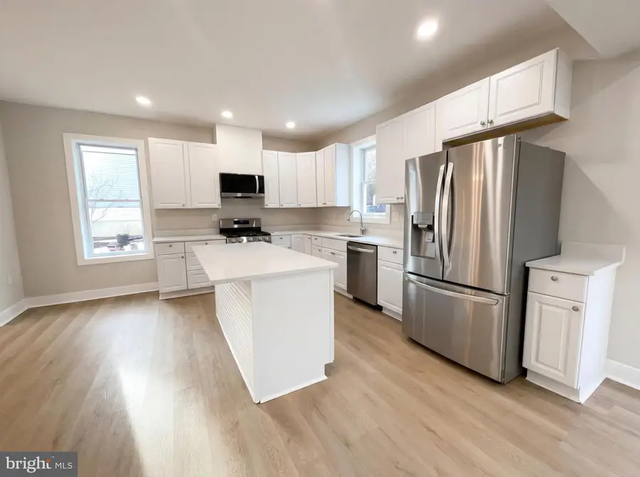 9204 Douglas St, Manassas, VA 20110 - #2