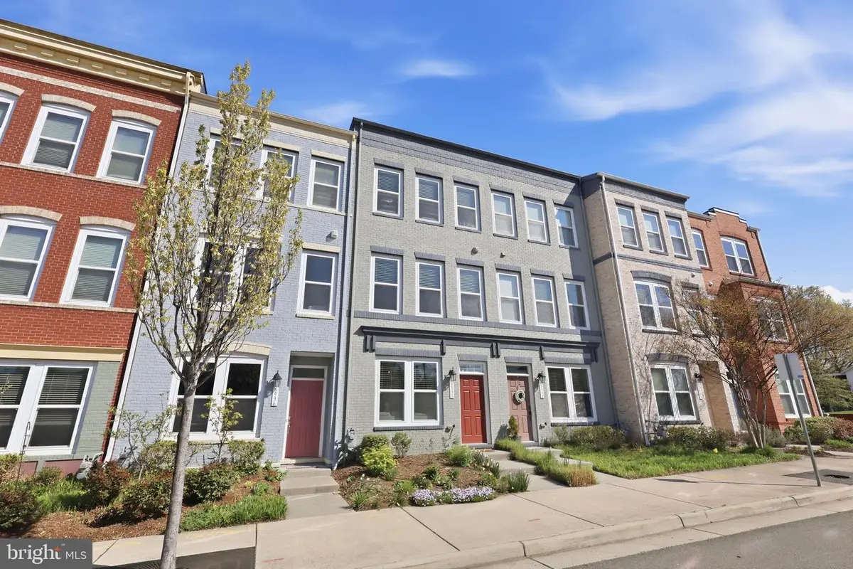 8934 Center St, Manassas, VA 20110 - #1