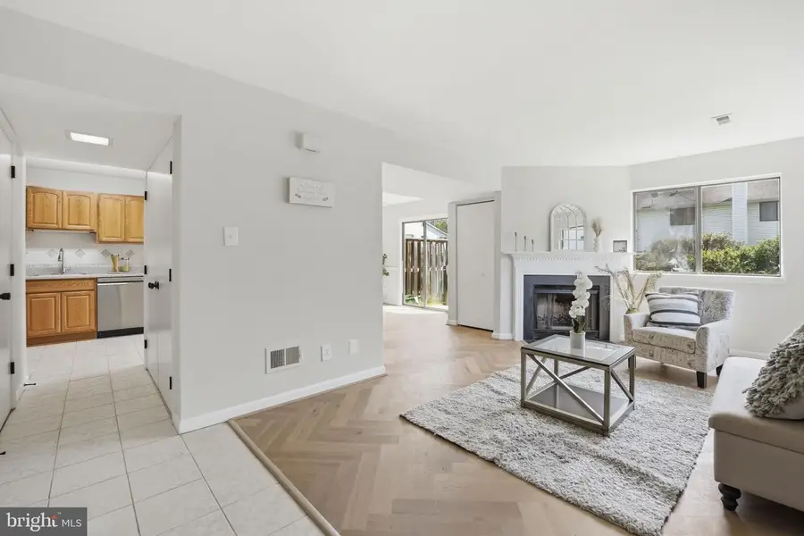 9019 Sandalwood Dr #d, Manassas, VA 20110 - #2