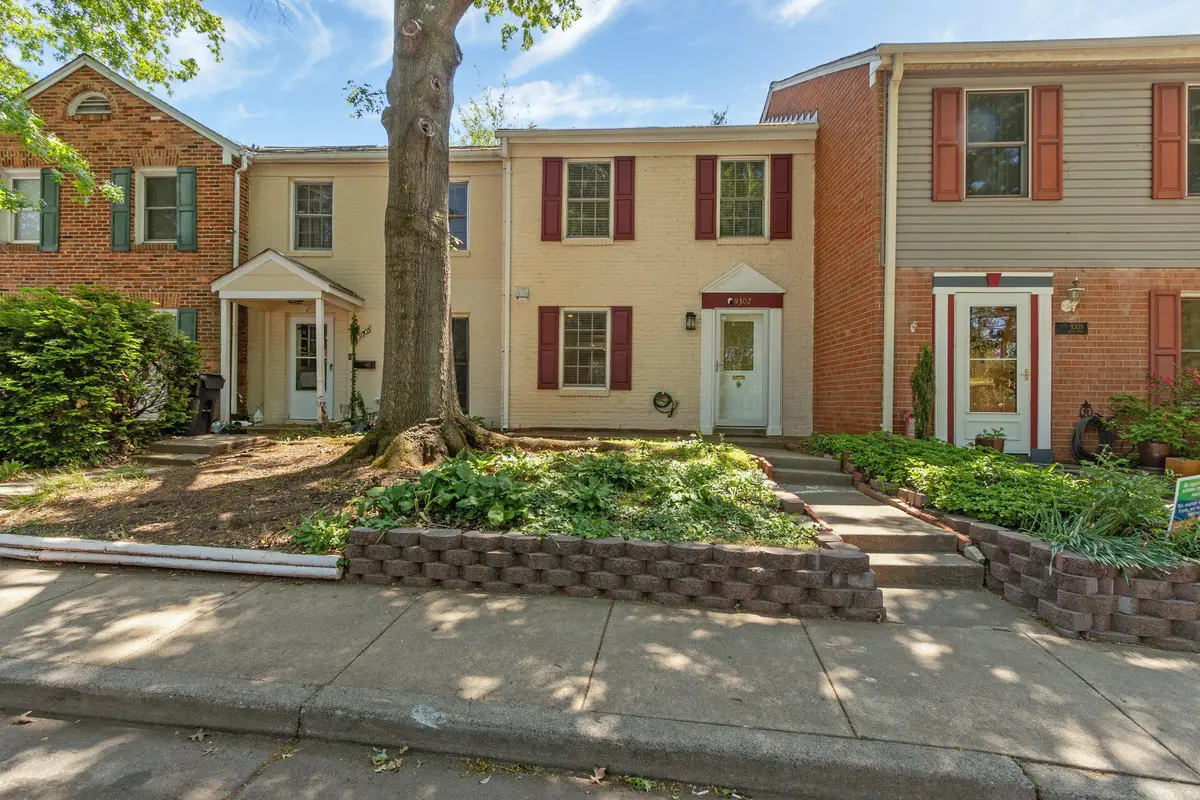 9307 Hood Rd, Manassas, VA 20110 - #1