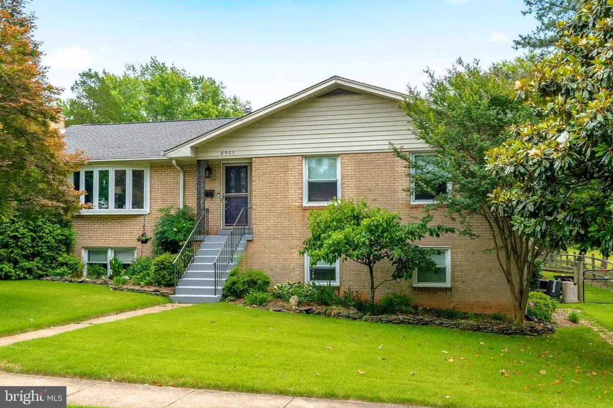 8905 Hazel Dr, Manassas, VA 20110 - #1