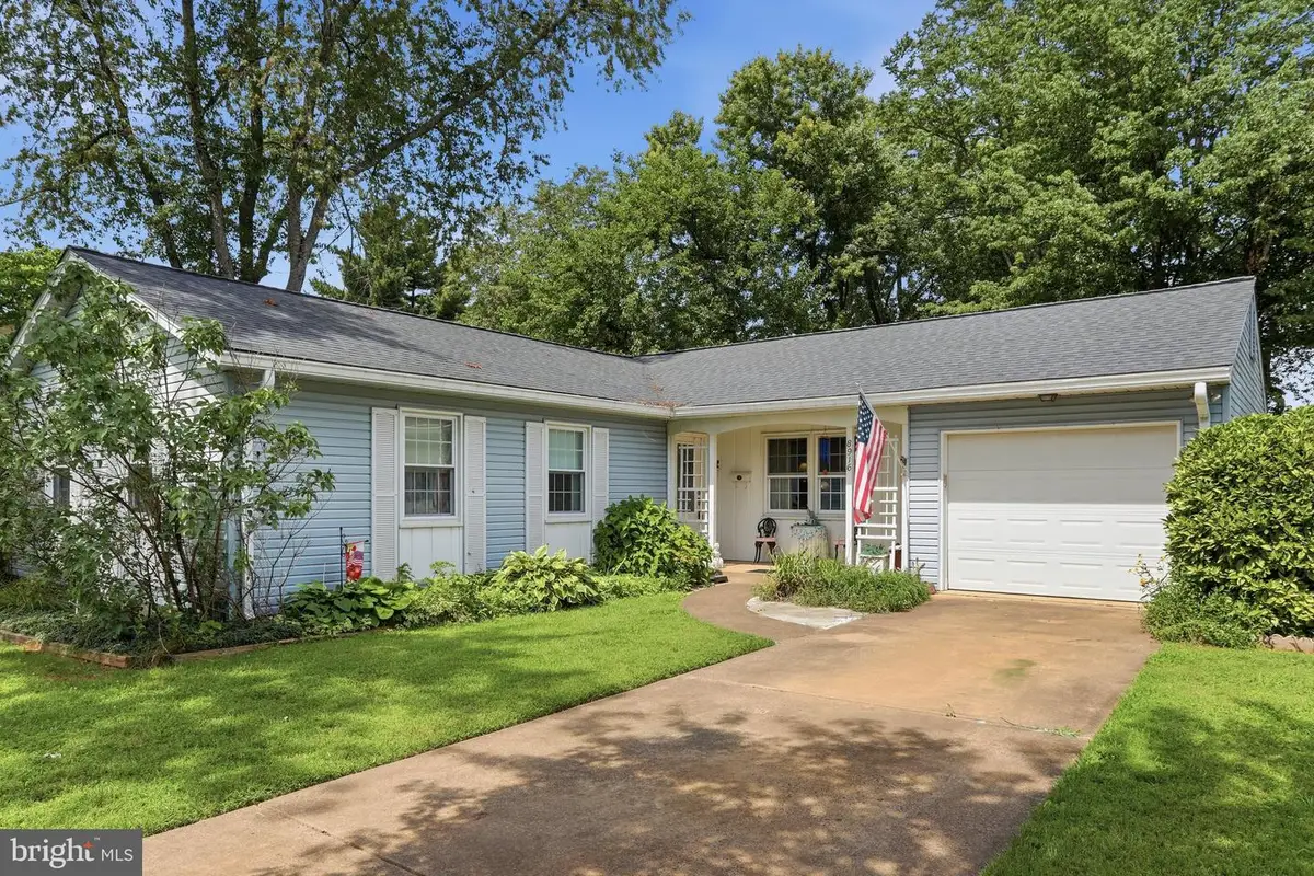 8916 Portner Ave, Manassas, VA 20110 - #1