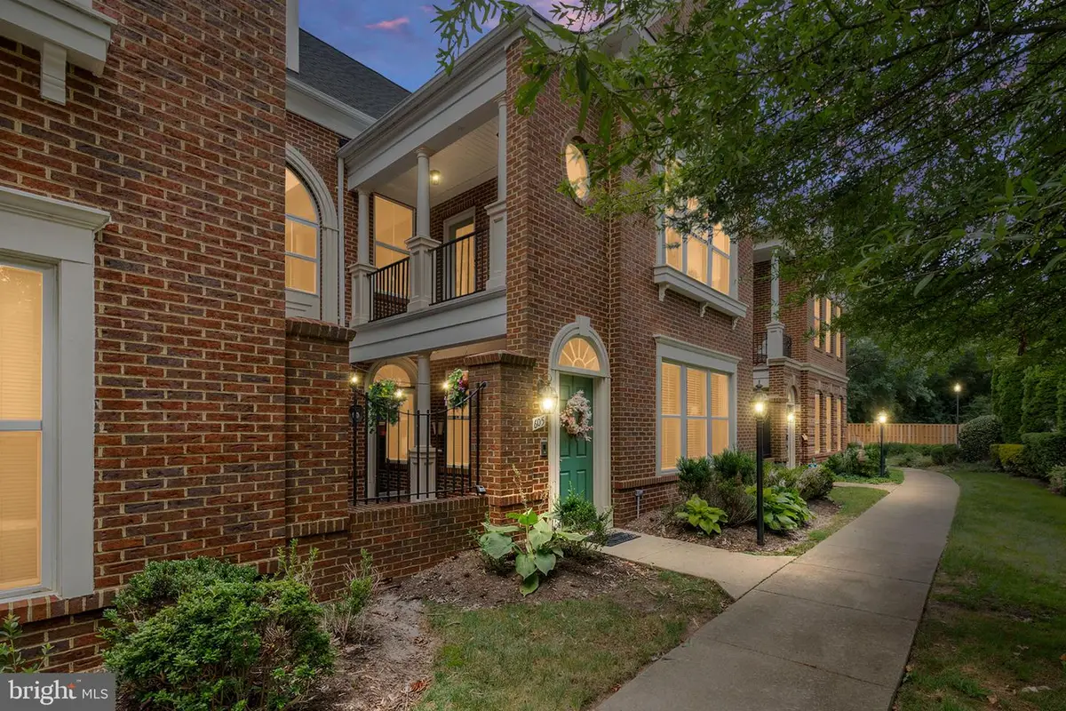 8605 Liberty Trl, Manassas, VA 20110 - #1