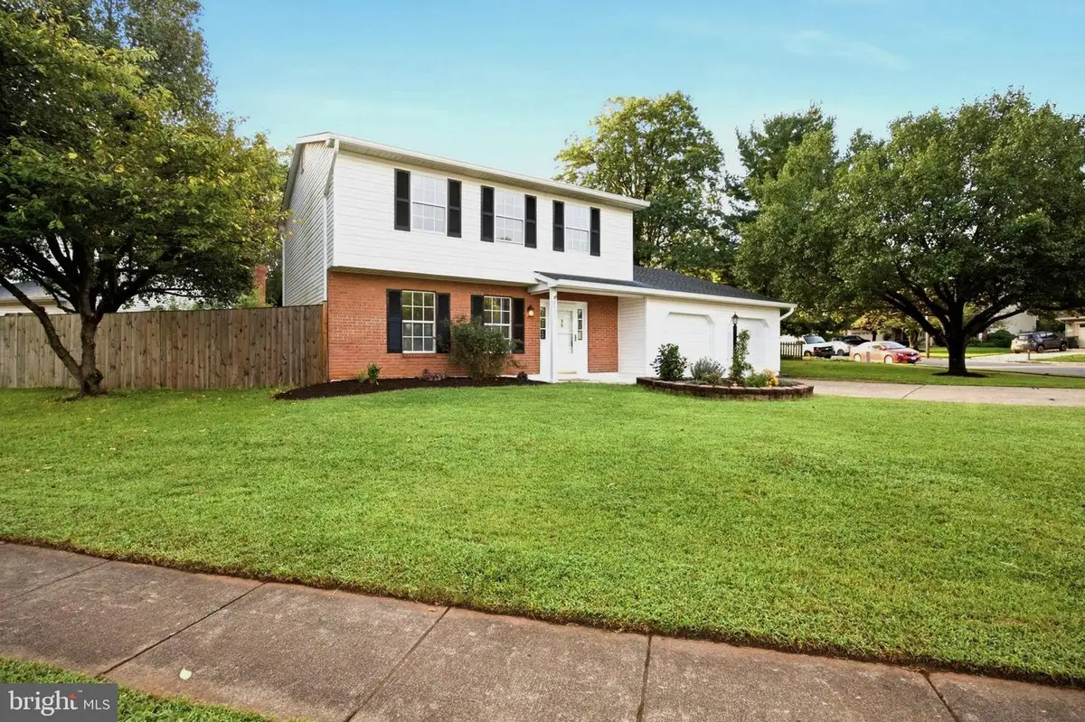 8933 Sweetbriar St, Manassas, VA 20110 - #1