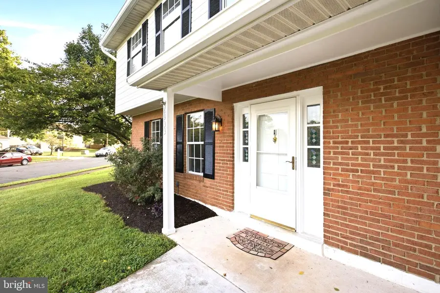 8933 Sweetbriar St, Manassas, VA 20110 - #3