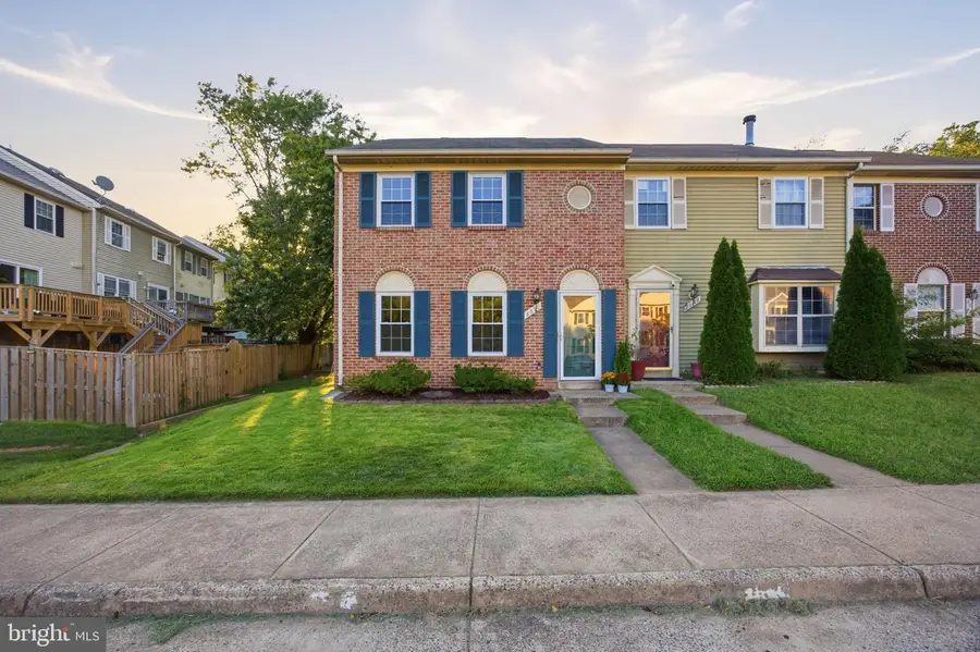 8650 Point Of Woods Dr, Manassas, VA 20110 - #2