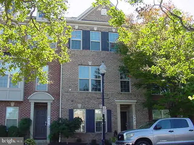 8883 Cherry St, Manassas, VA 20110 - #1