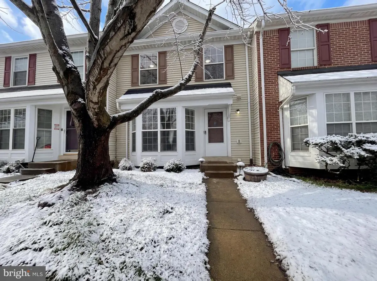 9228 Kristy Dr, Manassas Park, VA 20111 - #1