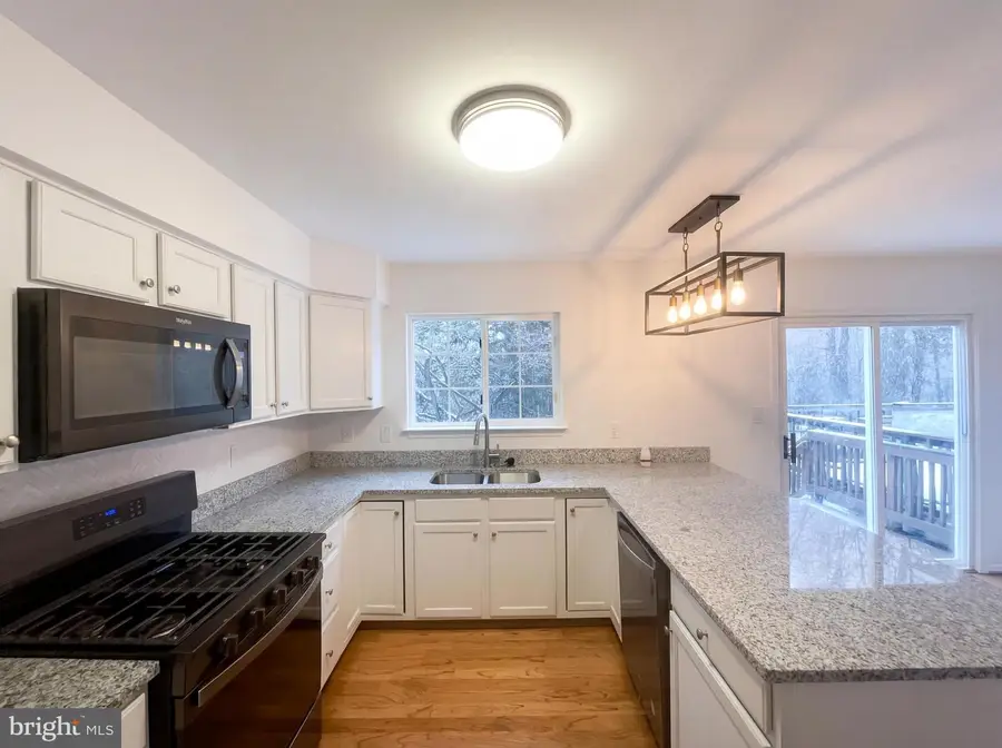 9228 Kristy Dr, Manassas Park, VA 20111 - #2