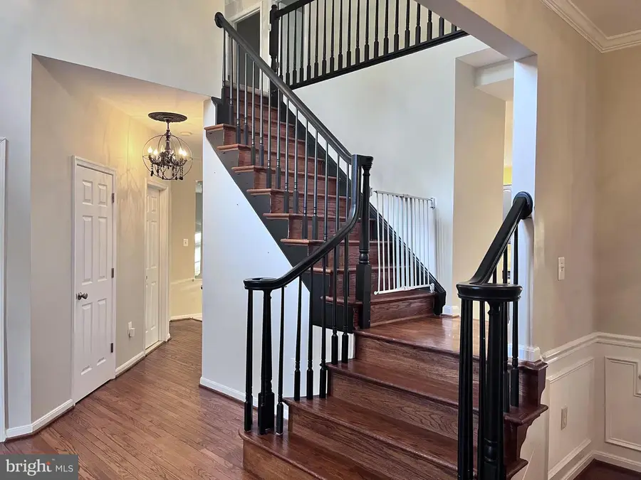 9201 Golf Ct, Manassas Park, VA 20111 - #2