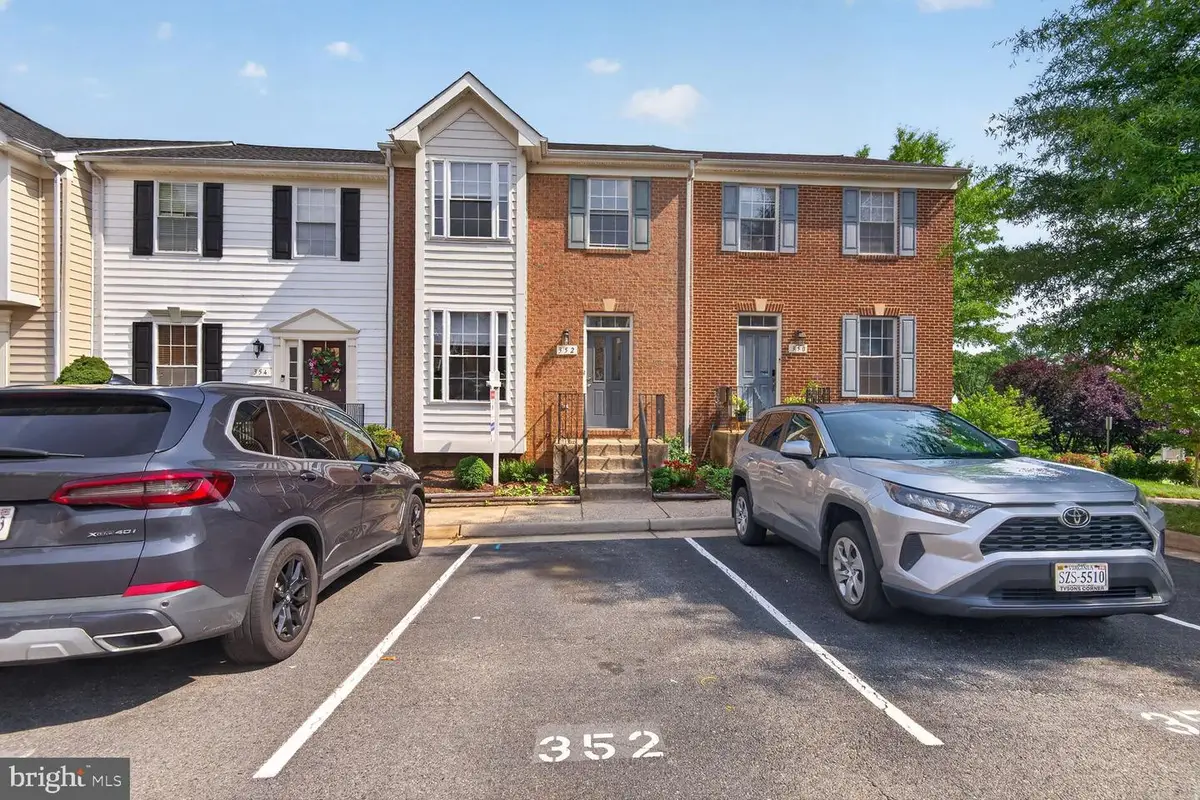352 Kirby St, Manassas Park, VA 20111 - #1
