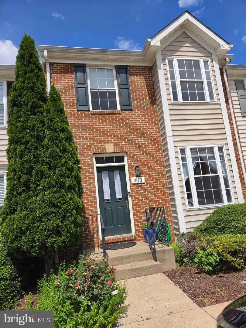 250 Kirby St, Manassas Park, VA 20111 - #1