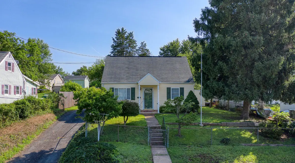 192 Cabbel Dr, Manassas Park, VA 20111 - #1