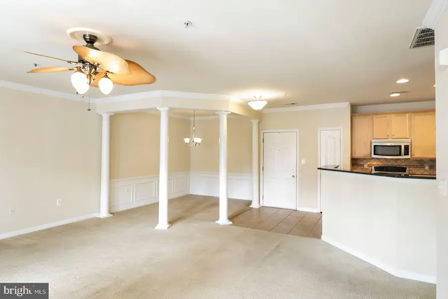 9712 Handerson Pl #406, Manassas Park, VA 20111 - #3