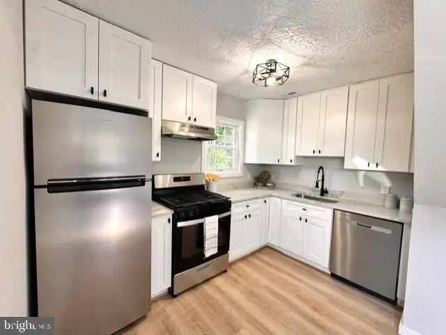 109 Manassas Dr, Manassas Park, VA 20111 - #2