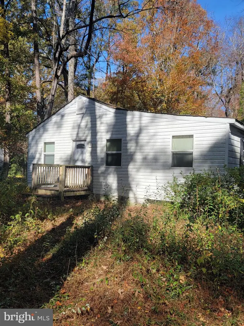 89 Poplar Dr, Hartfield, VA 23071 - Image #1