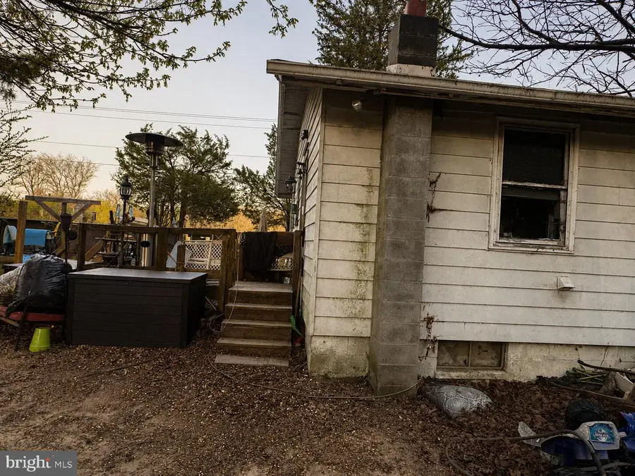 1059 Regent Rd, Topping, VA 23169 - #2
