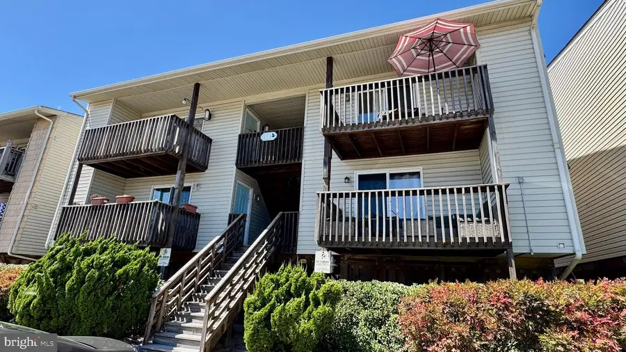 914 W Ocean View Ave #202, Norfolk, VA 23503 - #2