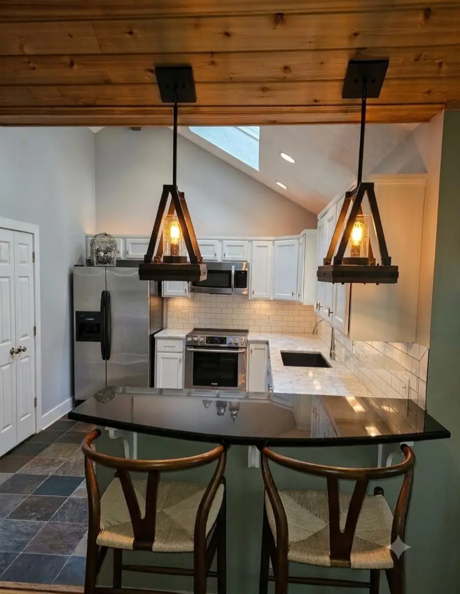 457 E Catoctin Dr, Roseland, VA 22967 - #3