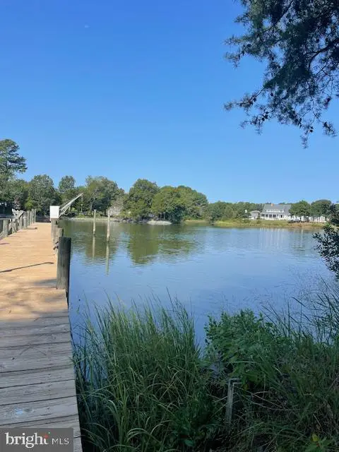 33 Lagrange Ave, KILMARNOCK, VA 22482