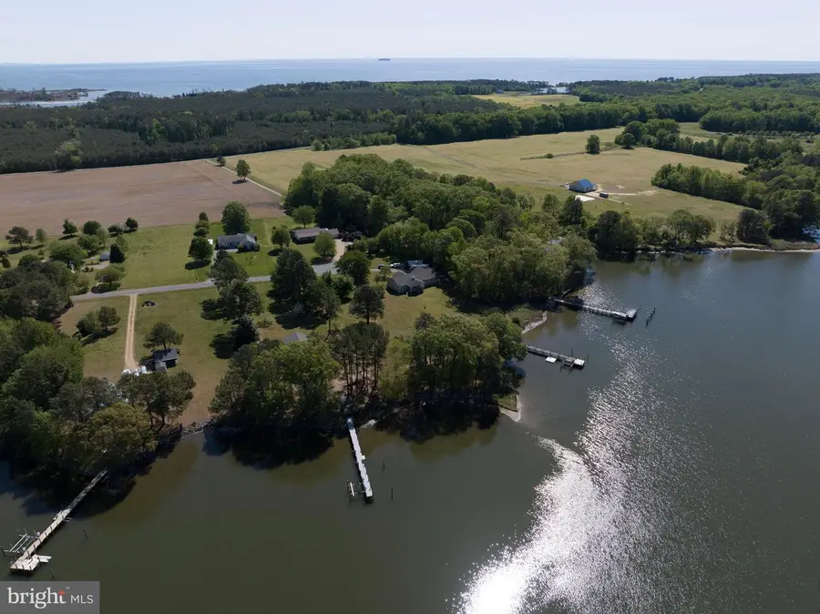 33 Lagrange Ave, Kilmarnock, VA 22482 - #3