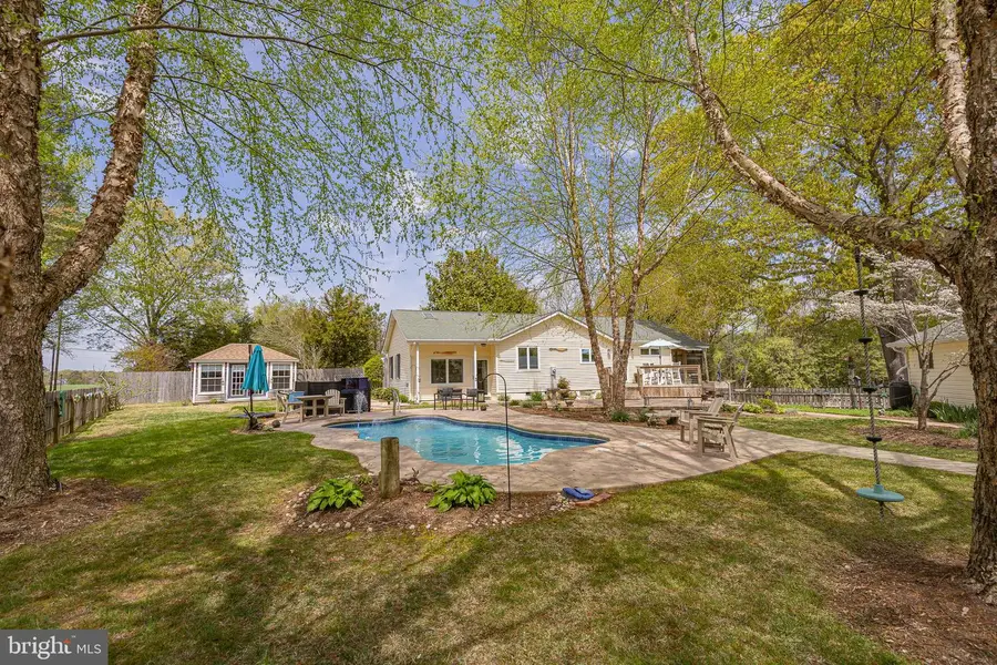 37 Hickory Ln, Reedville, VA 22539 - #2