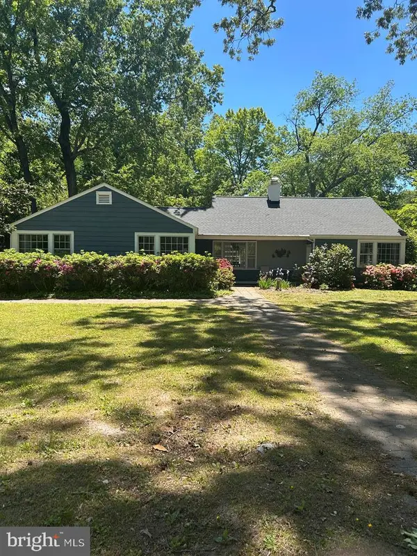 32 Clifton Ave, KILMARNOCK, VA 22482