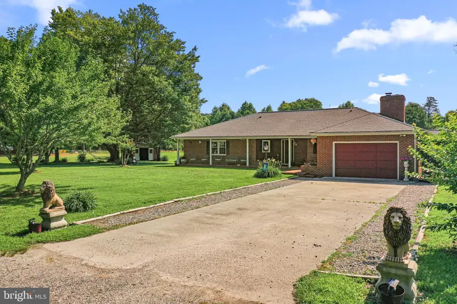 77 Kent Cove Rd, Kilmarnock, VA 22482 - #2