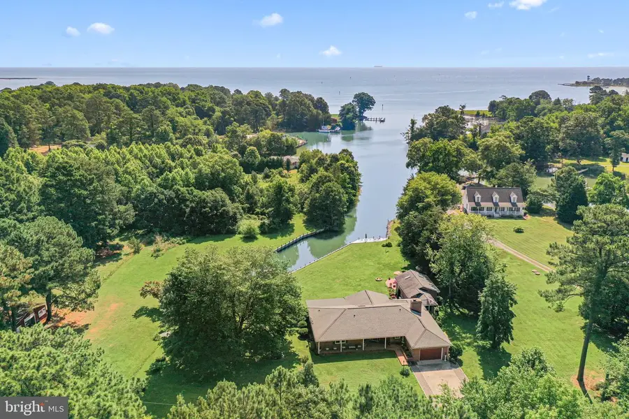 77 Kent Cove Rd, Kilmarnock, VA 22482 - #3