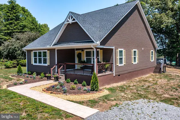 1198 Coan Harbour Dr, LOTTSBURG, VA 22511