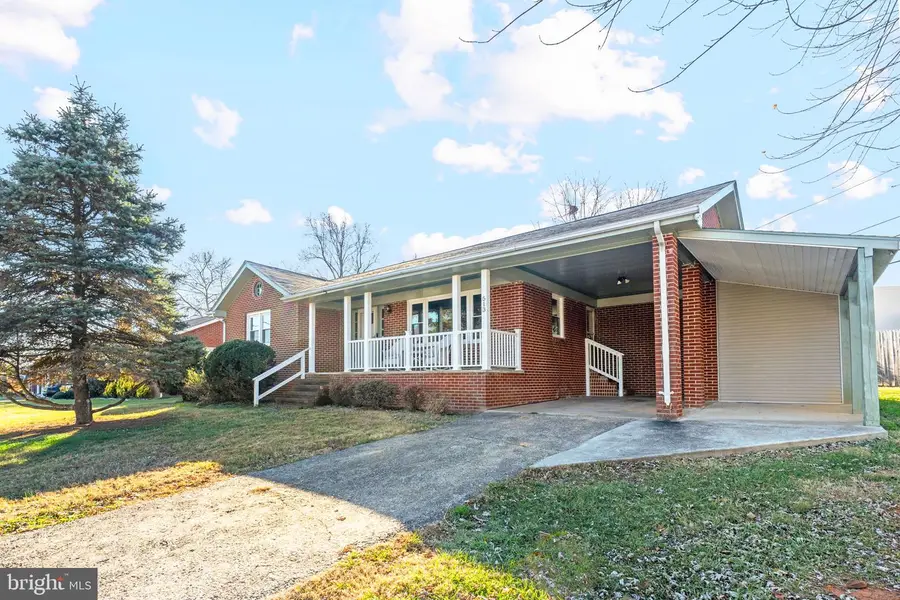 513 Gentry Dr, Gordonsville, VA 22942 - Image #2