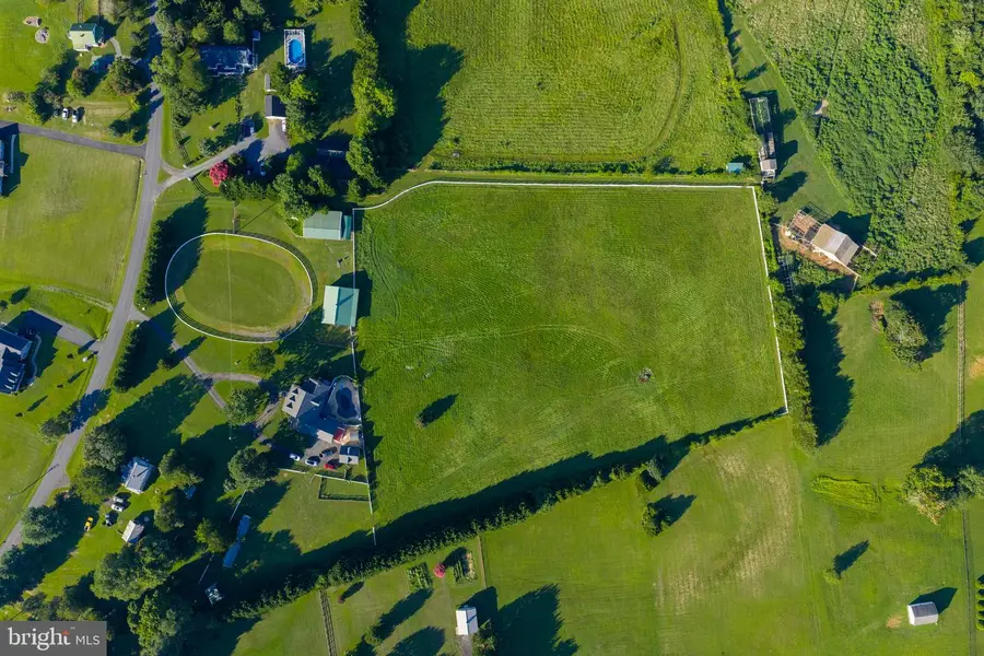 27472 Strawberry Hill Rd, Rhoadesville, VA 22542 - Image #2