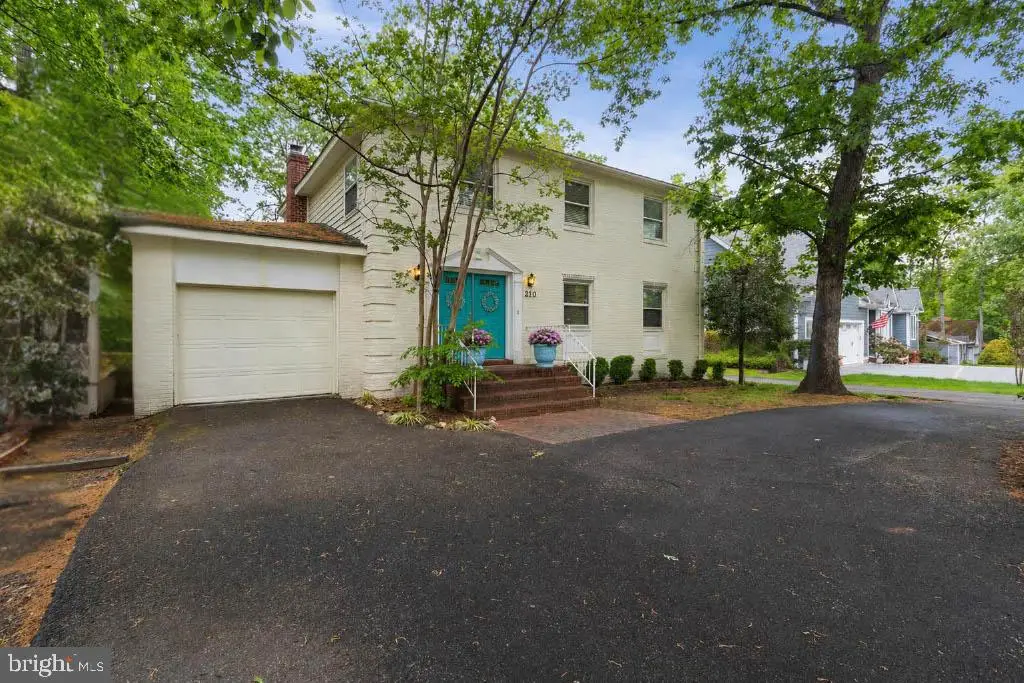 210 Limestone Ln, Locust Grove, VA 22508 - #1