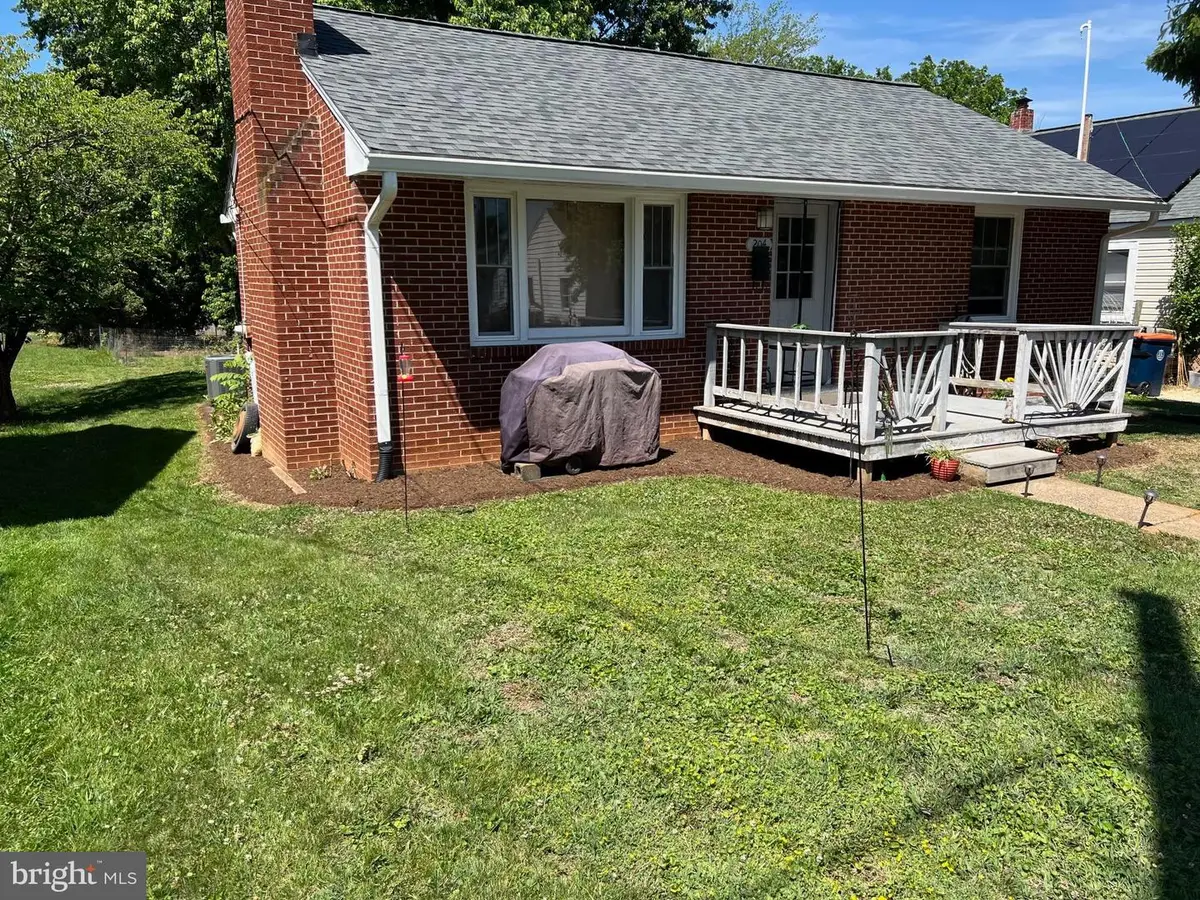 204 N Madison St, Orange, VA 22960 - #1