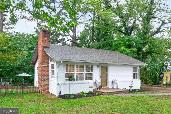 415 S Main St, GORDONSVILLE, VA 22942