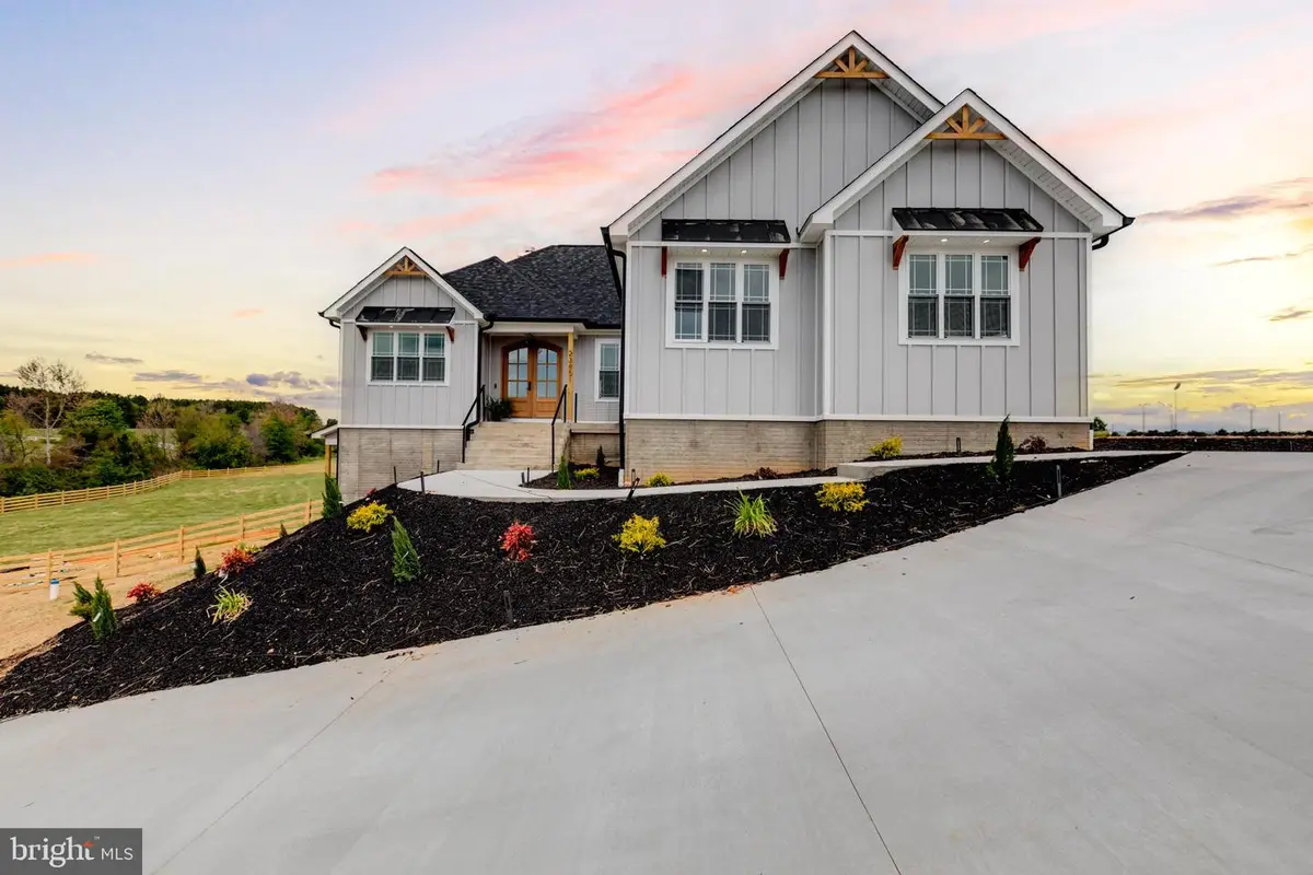 23851 Lands End Dr, Orange, VA 22960 - #1