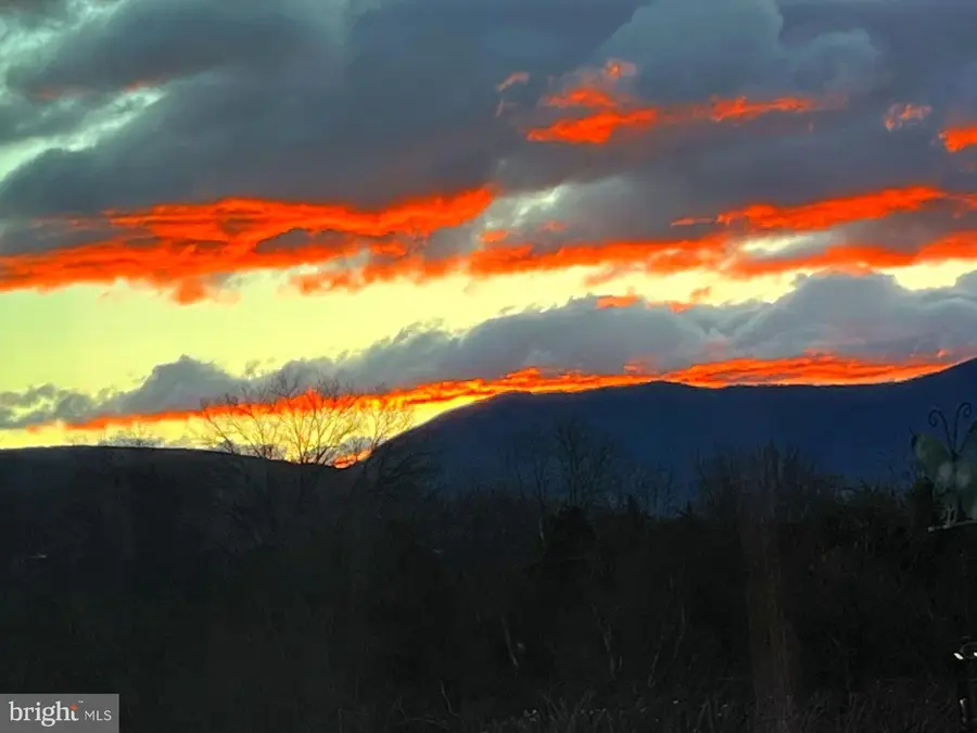 1050 Almond Dr, Luray, VA 22835 - Image #2